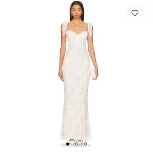 Romanza Gown in White Chantilly Lace NWOT Size 0, Worn once for photos